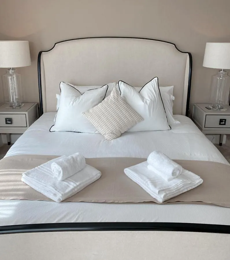 The Seventh Storey Penthouse York 0*,  Birleşik Krallık