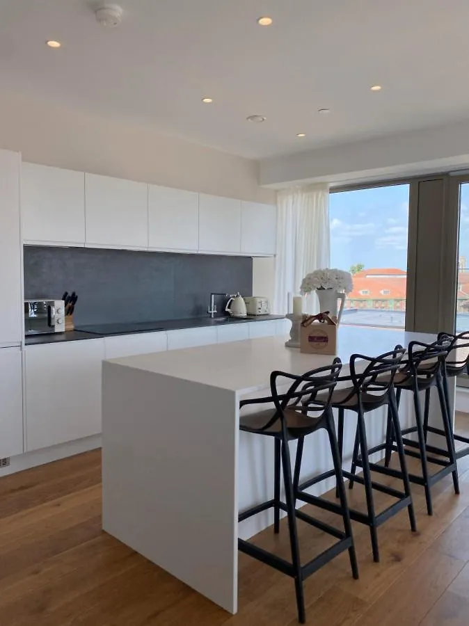 The Seventh Storey Penthouse York 0*,
